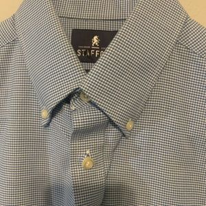 Men’s dress shirt, excellent condition.